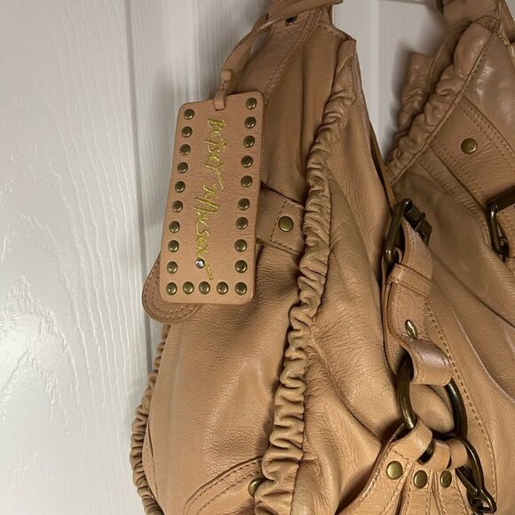 Betsey Johnson Vintage leather Tan Hobo large Shoulder Chain,& horseshoe accent - Picture 6 of 16